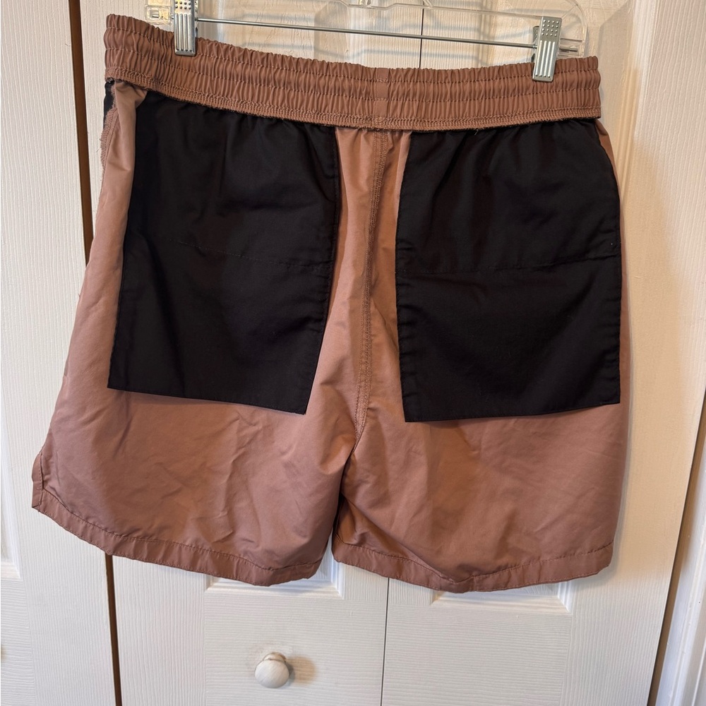 HUGO Boss Mens Brown Shorts Drawstring Size Medium Elastic Waist , small flaw - Picture 9 of 12